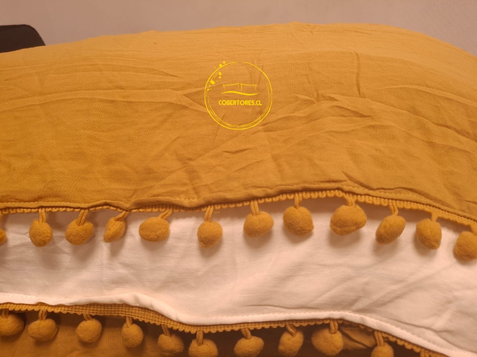 TELA ACOLCHADO – DOS PLAZAS MOSTAZA